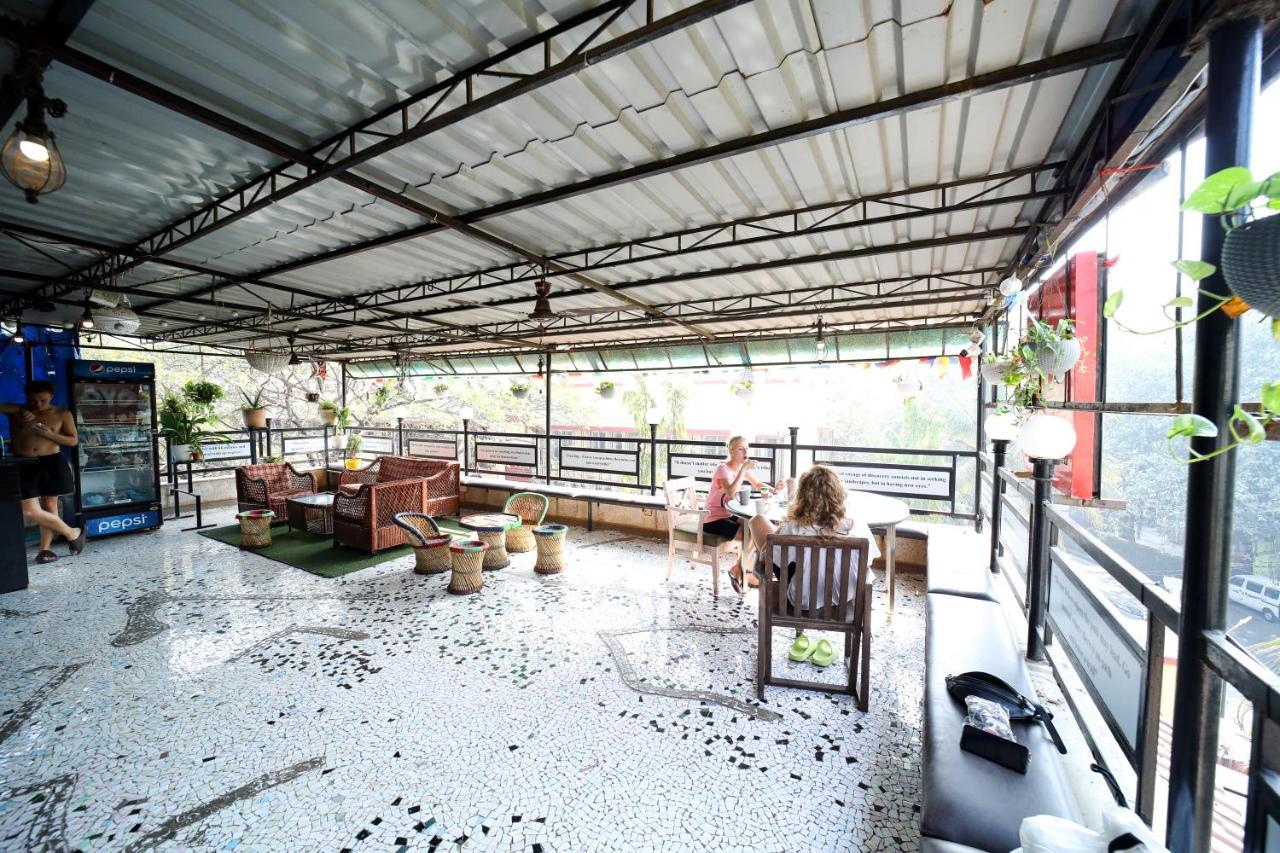Maple Social Hubz-Hostel Mumbai Exterior foto